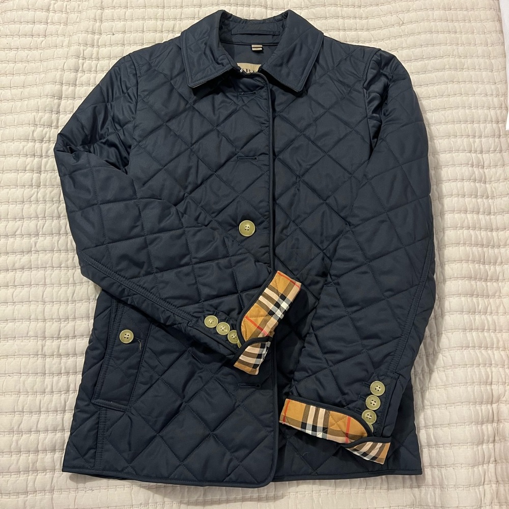 Classic Navy Burberry Quilted jacket - new w tag!